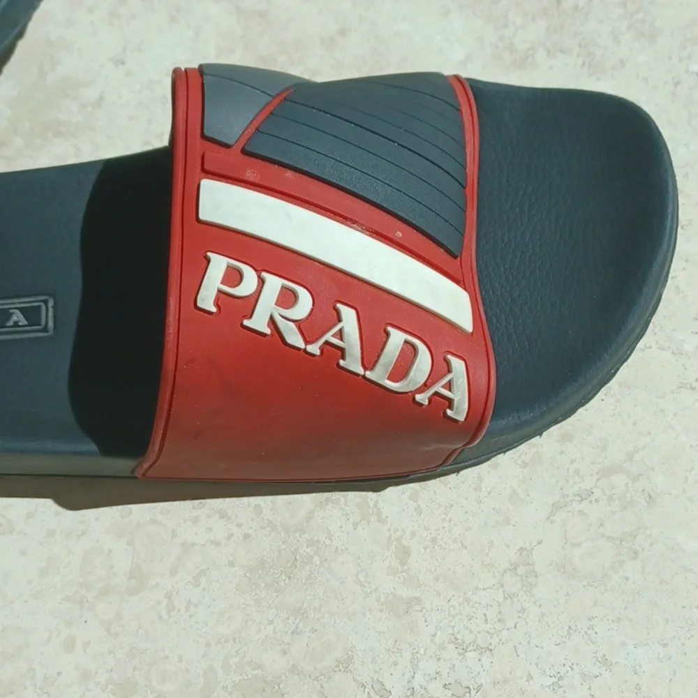 Prada slippers | Red